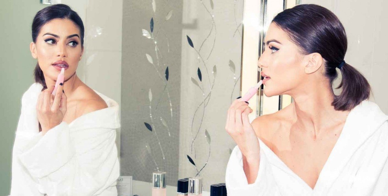 Τα γήινα makeup looks που θα σας δείχνουν περιποιημένες ακόμη και μέσα στο σπίτι