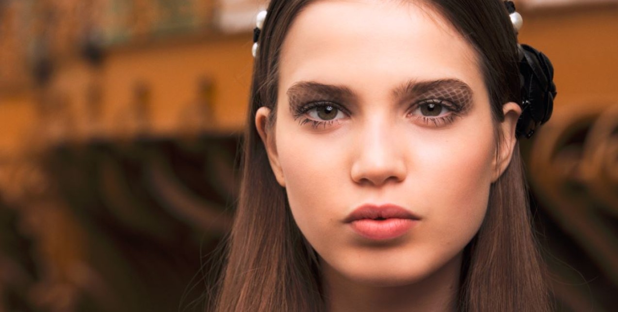 Θέλετε να τοποθετήσετε τέλεια την σκιά στα μάτια; Τα 6 απόλυτα hacks 