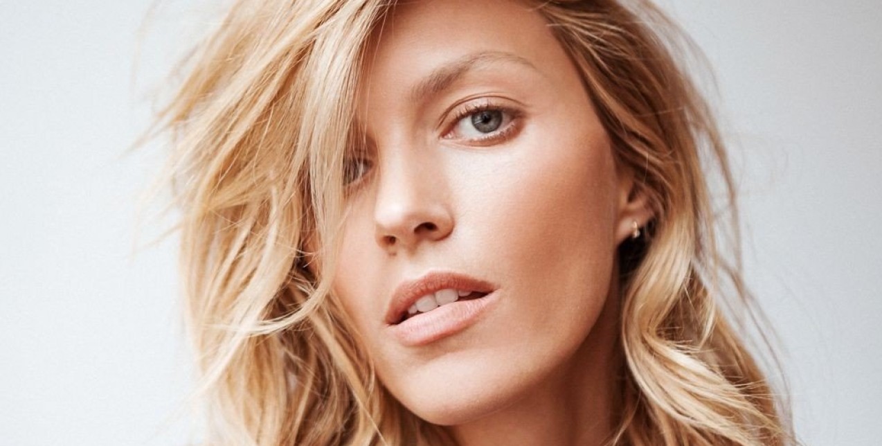 Έχετε λεπτά χείλη; Τα tips για να τα κάνετε να δείχνουν πιο σαρκώδη & ζουμερά