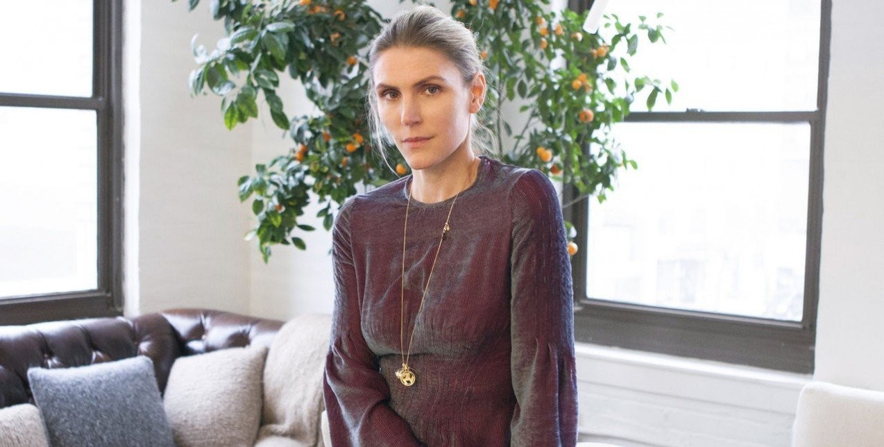 Gabriela Hearst: Ποια είναι η νέα καλλιτεχνική διευθύντρια του οίκου Chloé που θα παρουσιάσει την πρώτη της συλλογή τον ερχόμενο Μάρτιο;