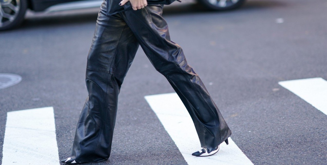 14 μαύρα παντελόνια που θα σας συνοδεύσουν στις γιορτινές σας εμφανίσεις -και όχι μόνο 