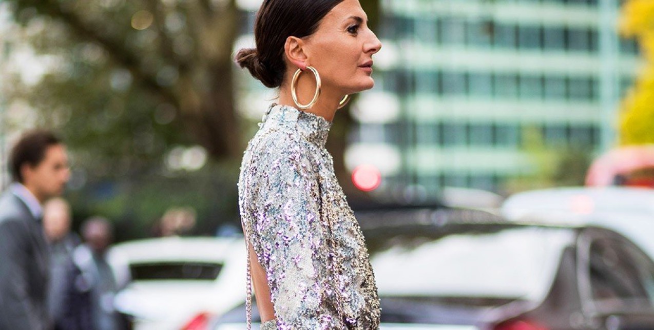 Έτσι θα φορέσετε τα shiny κομμάτια την παραμονή της Πρωτοχρονιάς