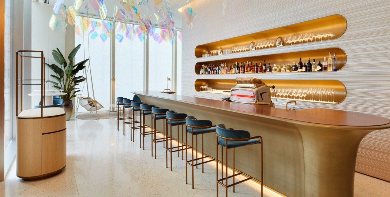 Μια ματιά στα elegant café των μεγαλύτερων οίκων μόδας που θα σας κάνουν να ονειρευτείτε ξανά