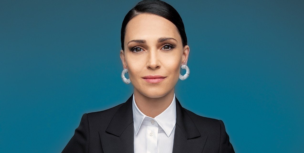 Μαίρη Μηνά: Η τηλεοπτική «Αγγελική» μας μιλάει για τα παιδικά της χρόνια, τον έρωτα και την απεριόριστη αγάπη της για το θέατρο