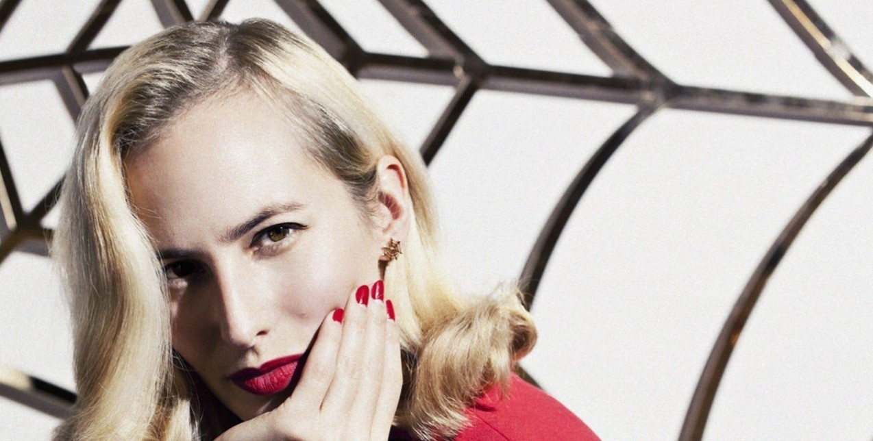 Red is the new black: Τα κόκκινα υγρά κραγιόν που θα σας χαρίσουν χείλη για φίλημα