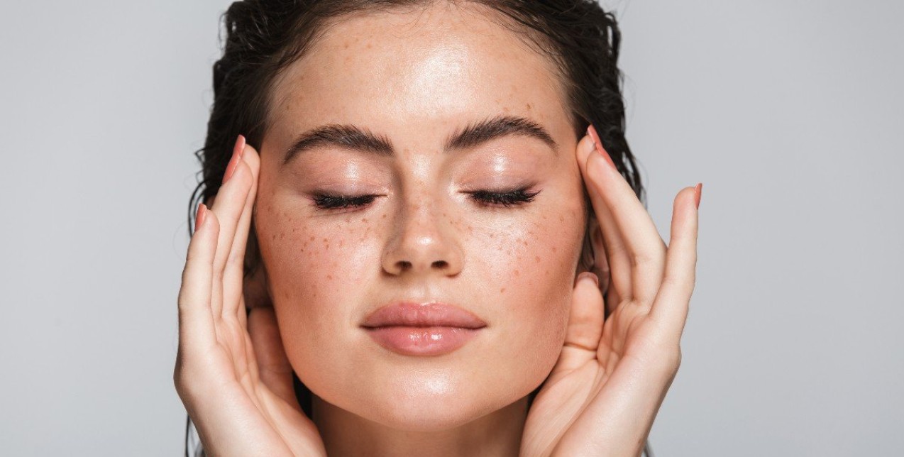 Beauty update: Οι νέες τάσεις & τα «μαγικά» συστατικά που κατακλύζουν την επιστήμη της Κοσµετολογίας 