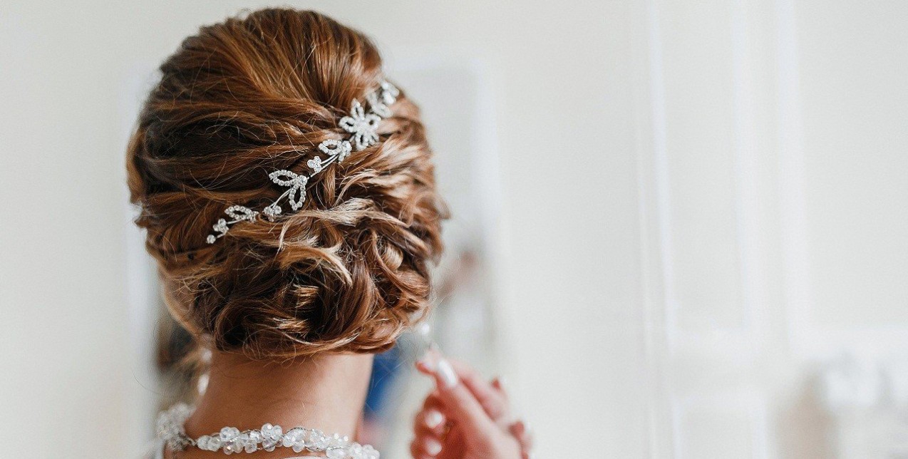 Tα hairstyling trends που θα σας αναδείξουν μοναδικά την ημέρα του γάμου σας 