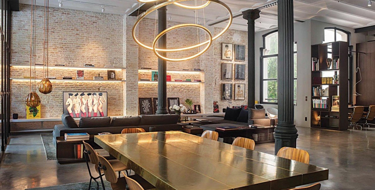 Loft Bures Q: Ένα εξαιρετικό παράδειγμα σύγχρονης κατοικίας που διαμορφώθηκε σ’ ένα ιστορικό αρχιτεκτονικό κέλυφος στη Βαρκελώνη