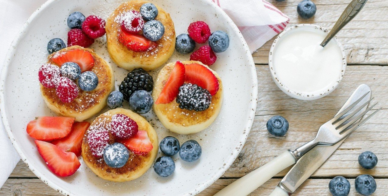 Strawberry season: 5 τρόποι να εντάξετε τις φράουλες στο πρωινό σας