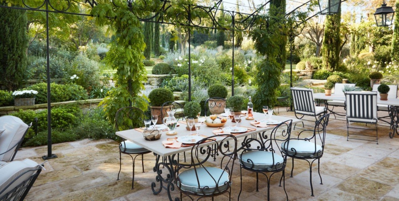 Dream Garden: Μεταμορφώστε την αυλή σας σε μια όαση γαλήνης και καλαισθησίας 