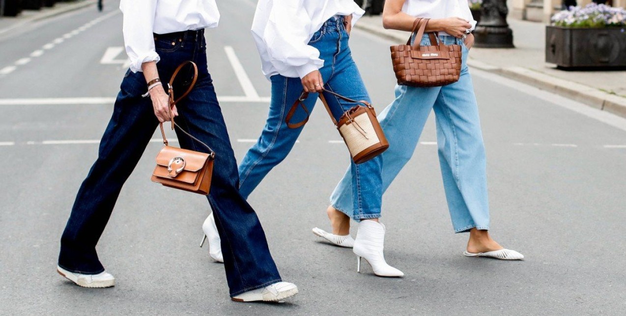 Tα κατάλληλα παπούτσια για να φορέσετε τα flared pants για αψεγάδιαστη σιλουέτα