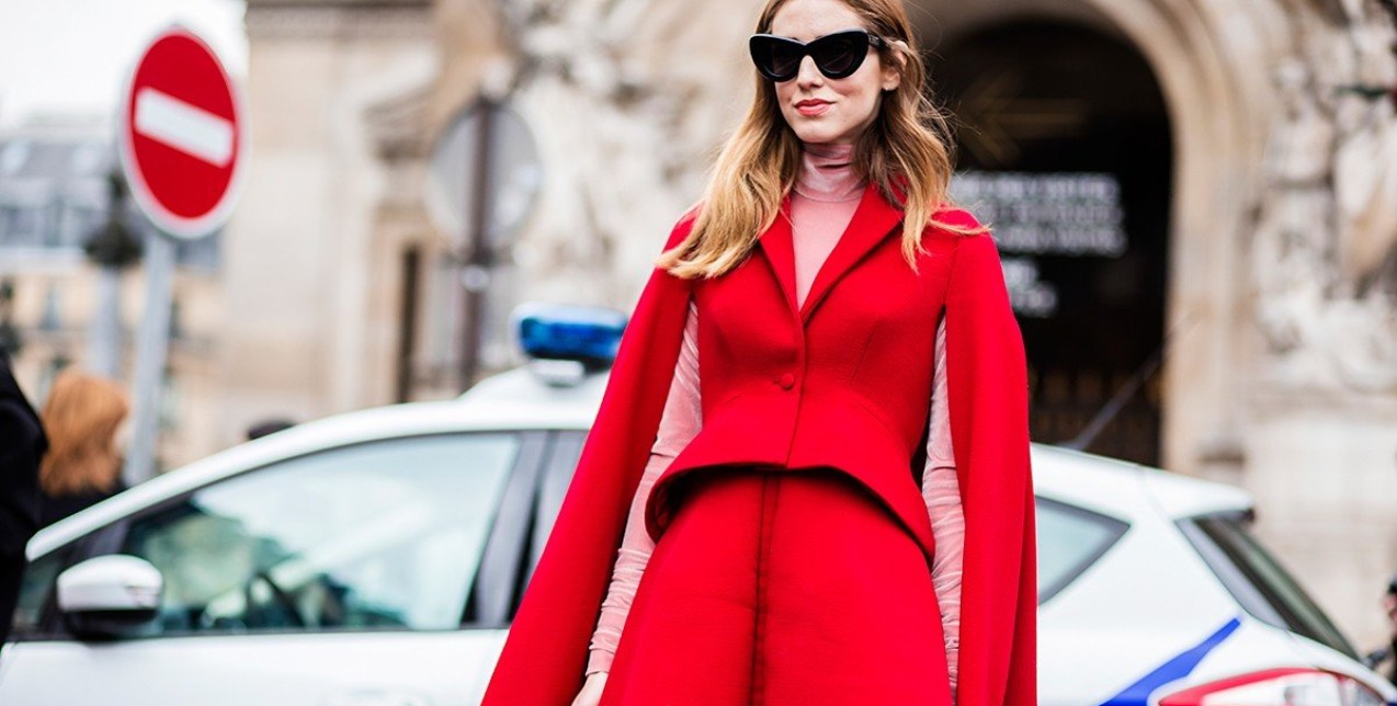 R for red: Δημιουργήστε εντυπωσιακές εμφανίσεις με το πιο Πασχαλινό χρώμα