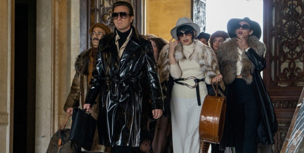 Halston: Όσα πρέπει να γνωρίζετε πριν παρακολουθήσετε τη νέα σειρά που έχει «κλέψει» τις καρδιές των fashion lovers 