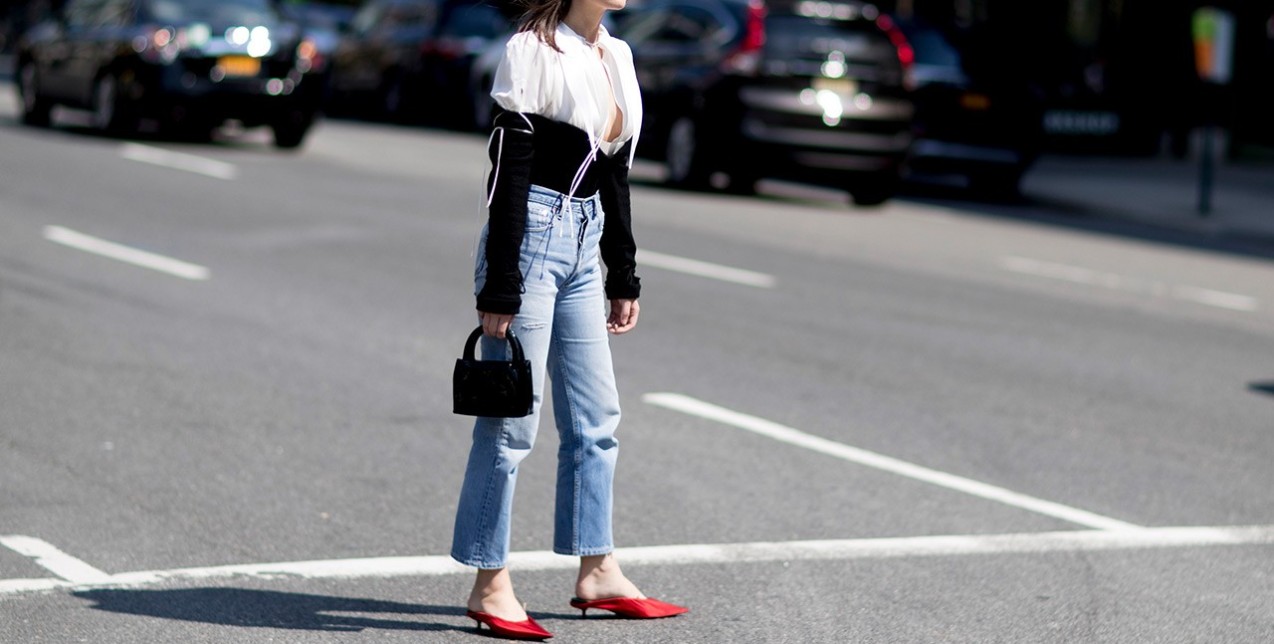 Mules: Πώς να φορέσετε το αγαπημένο παπούτσι των fashionistas 