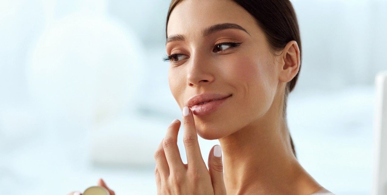 Aυτό είναι το μυστικό για φυσικά ζουμερά και υπέροχα χείλη