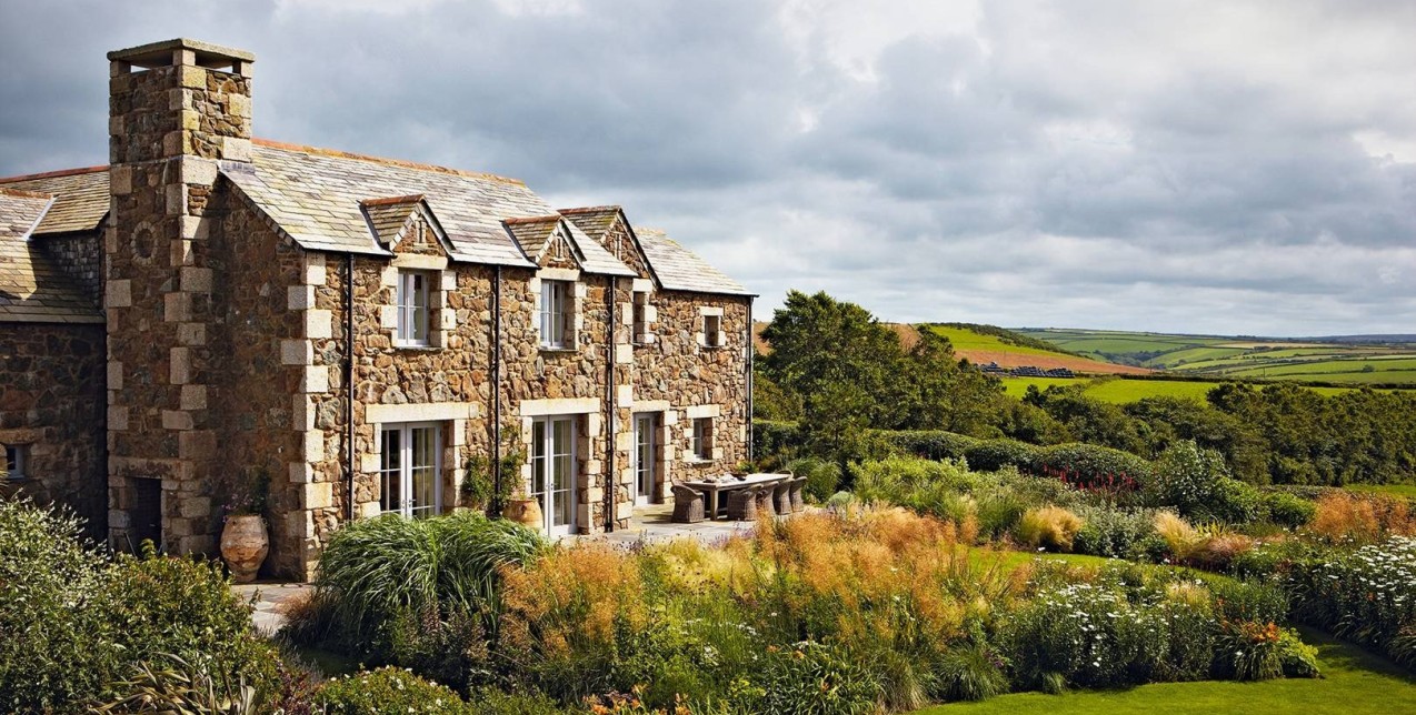 Ένα vacation house στην Αγγλία που υμνεί τον μινιμαλισμό και σαγηνεύει με το design του