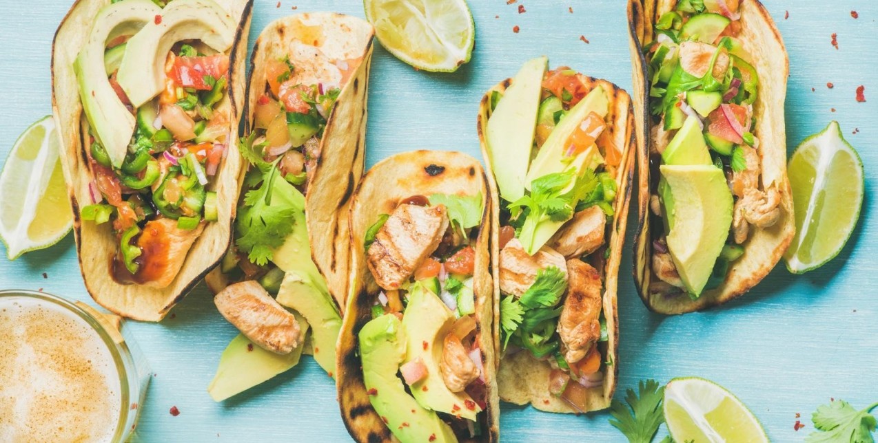 Avocado Lovers: Οι super delicious συνταγές με αβοκάντο που δε χρειάζονται μαγείρεμα