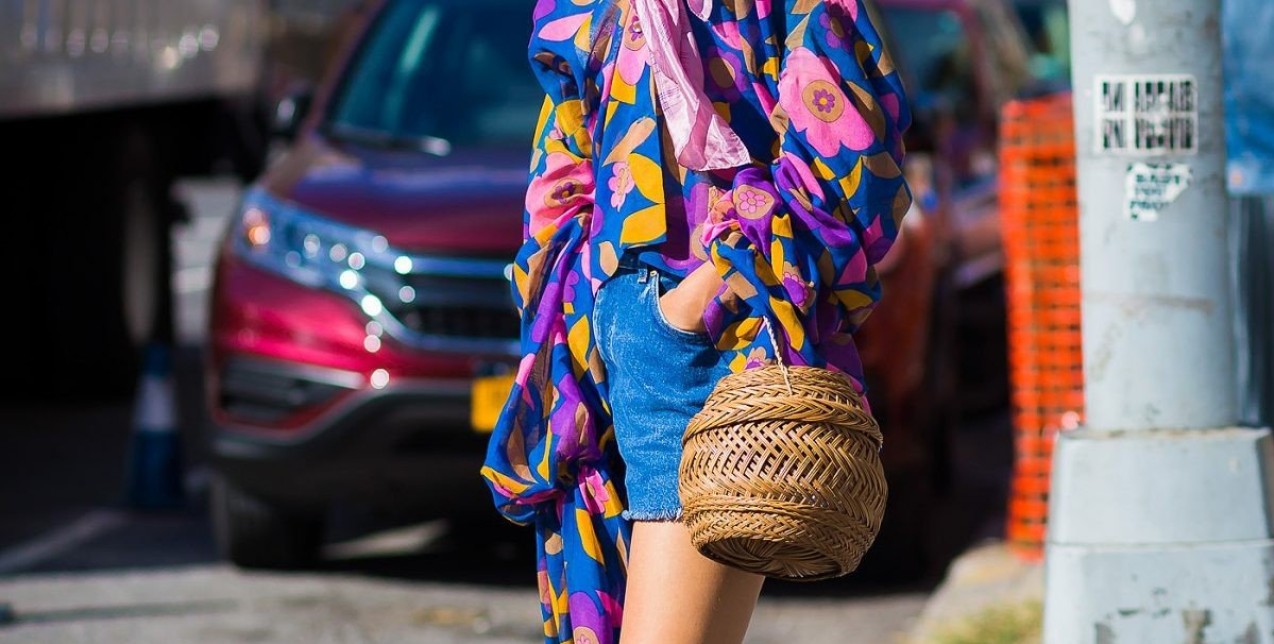 Basket bag: Φέρτε το καλοκαίρι στην εμφάνισή σας με μία μόλις προσθήκη 