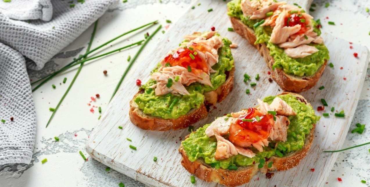 Tα 4 πιο υγιεινά snacks με κάτω από 400 θερμίδες που είναι ιδανικά για την παραλία 