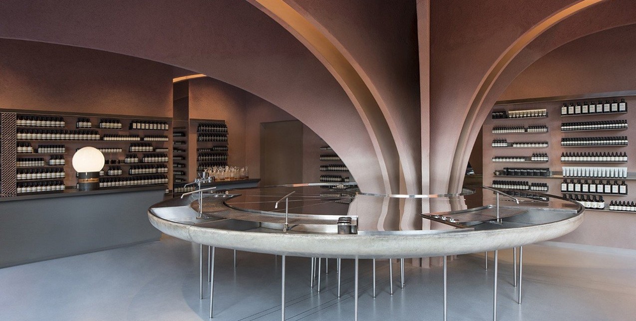 Στα χνάρια του James Bond το νέο Aesop flagship store στο Λονδίνο