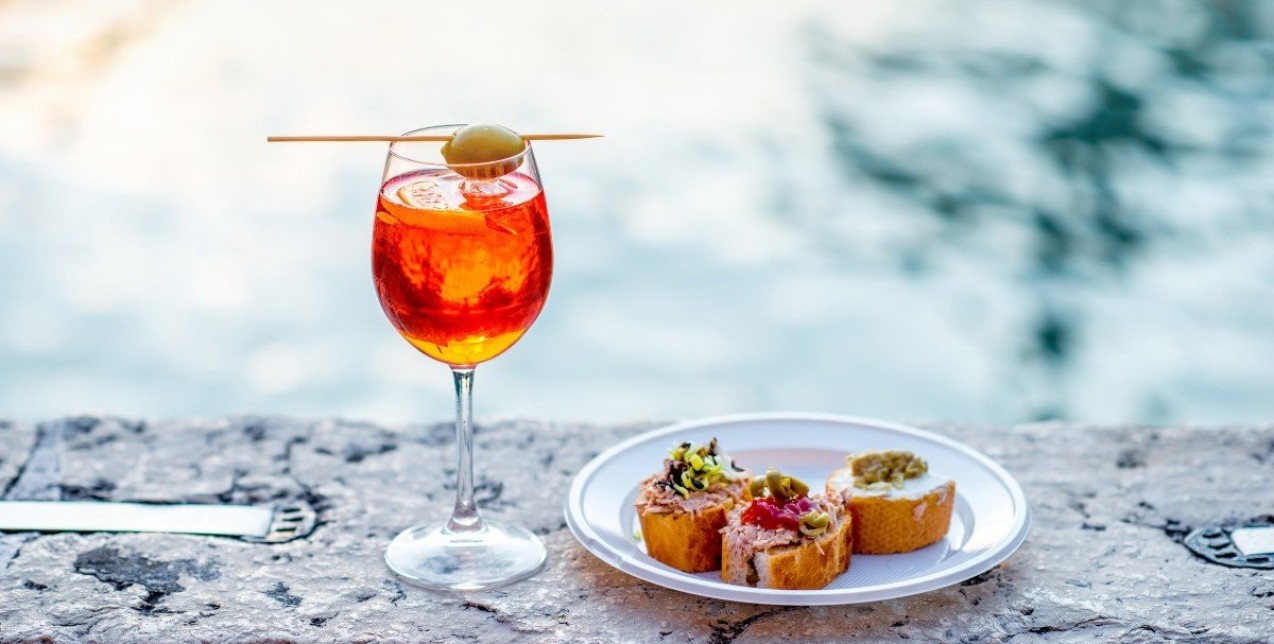 It’s cocktail time: Αυτά είναι τα πιο υγιεινά συνοδευτικά για το ποτό σας
