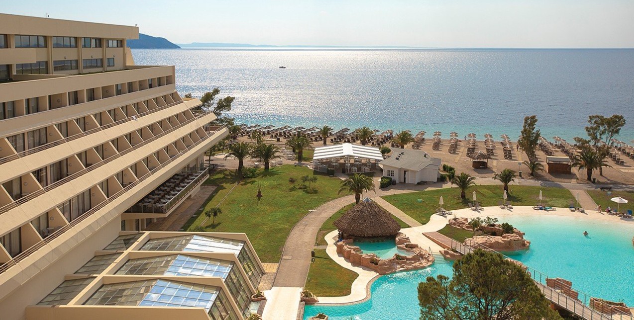Αυτό είναι το αναβαθμισμένο Grand Resort στη Χαλκιδική όπου «χτυπάει» η καρδιά του καλοκαιριού 