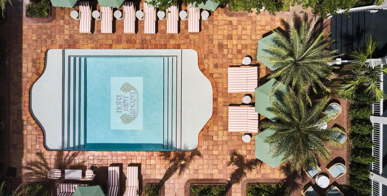 Το ολοκαίνουριο Hotel Saint Vincent στη Νέα Ορλεάνη επαναφέρει την αίγλη των 60's