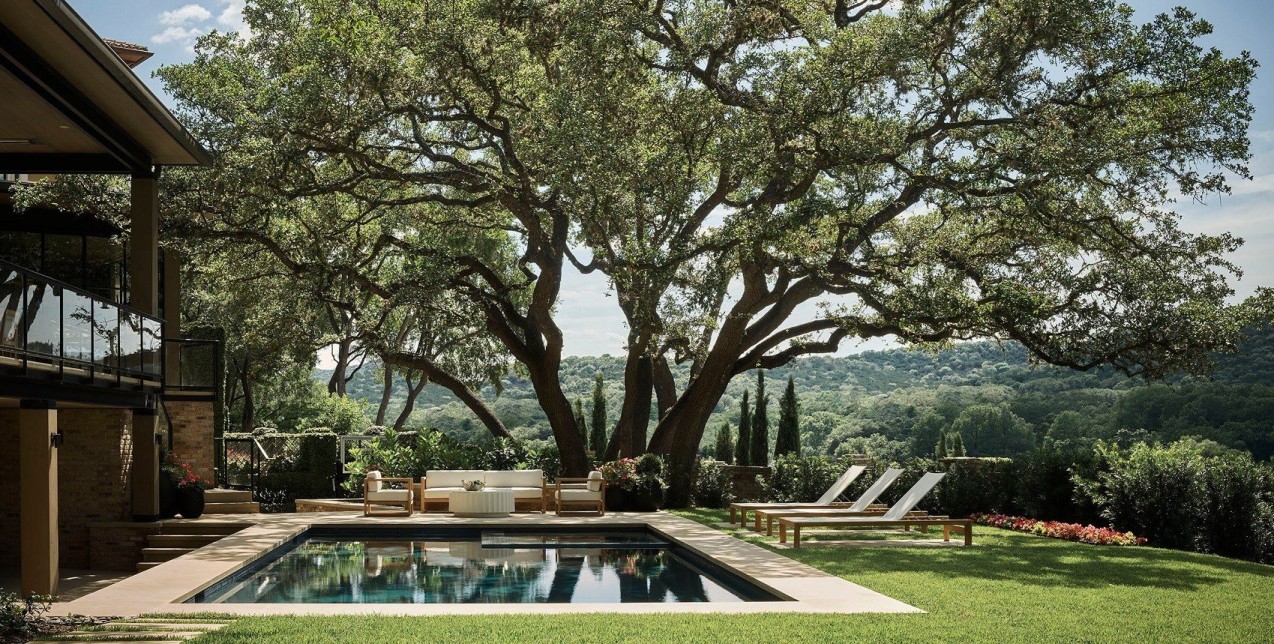 Ένα εντυπωσιακό family house στη λίμνη Austin μετατρέπεται στο απόλυτο ειδυλλιακό καταφύγιο