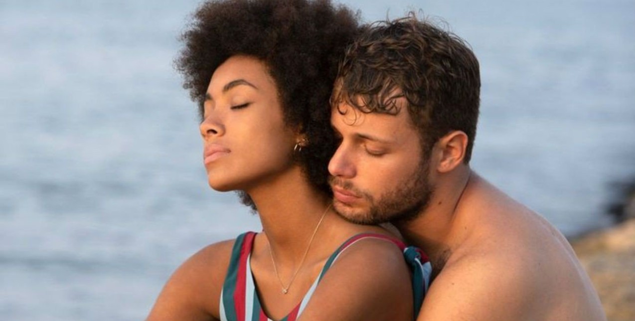 Netflix & Chill: Οι καλύτερες καλοκαιρινές σειρές & ταινίες για να παρακολουθήσετε