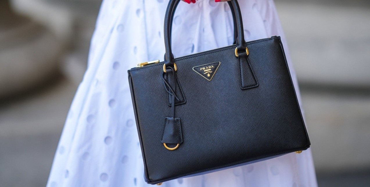 Tote bags: Τα σχέδια που θα θέλετε να κρατάτε all day long