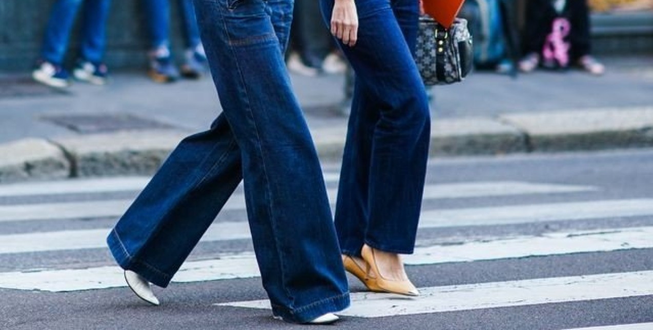 Τζιν καμπάνα: Πώς να τα φορέσετε σαν αληθινή fashionista
