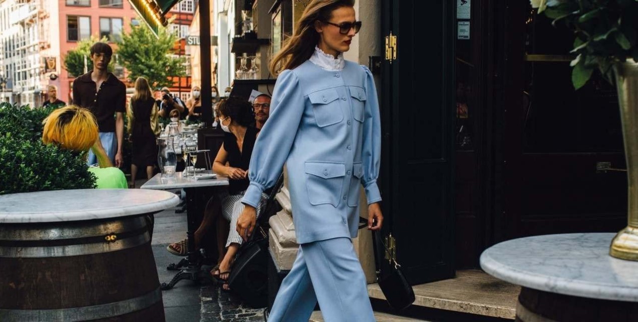 Baby blue: Το χρώμα που θα χαρίσει chic πινελιά στην εικόνα σας 