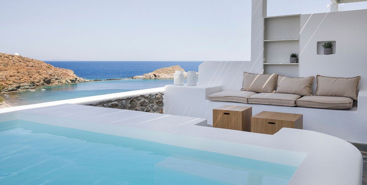Οι Asprolithos Villas στην Κύθνο χωρούν σε 40 τ.μ. την απέραντη κυκλαδίτικη ομορφιά