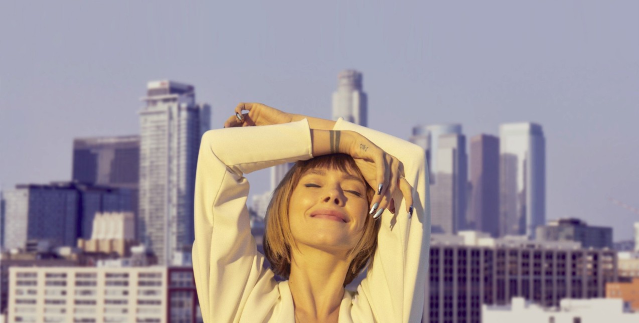 12 νέα χρώματα νυχιών που αποτελούν το απόλυτο φθινοπωρινό must