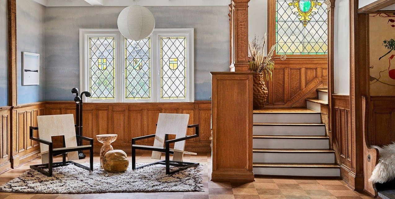 Το δυναμικό design duo που ανέδειξε την κατοικία του σε vintage «παράδεισο»