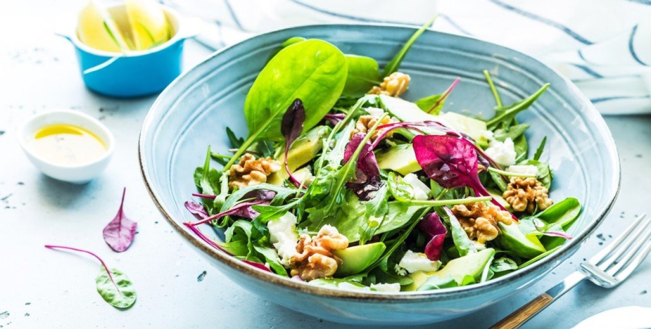 3 σαλάτες ιδανικές για το lunch break σας 