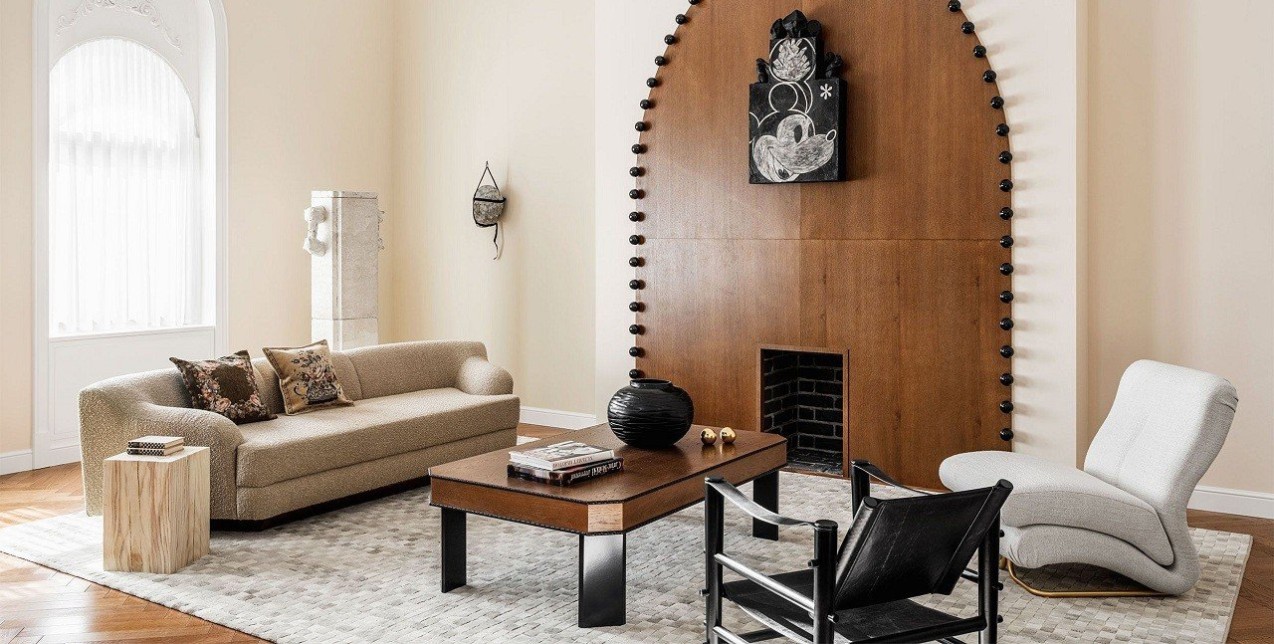 Πώς ένα ιδιαίτερο διαμέρισμα στη Ρωσία εναρμονίζεται με τα χρώματα της χώρας