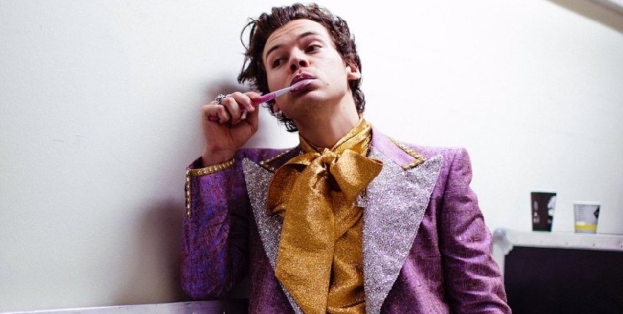 Πώς ο Harry Styles επαναπροσδιορίζει την έννοια των αντρικών προτύπων