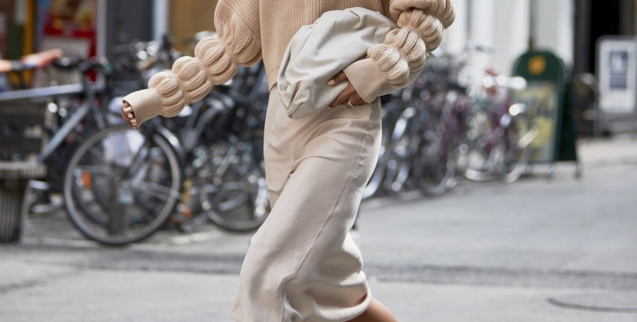 Πώς θα φορέσετε τη midi φούστα σας από το πρωί μέχρι το βράδυ; 