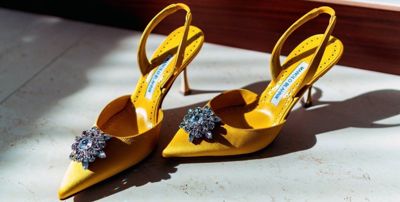 Ο Manolo Blahnik γιόρτασε τα 50 χρόνια δημιουργίας με μία ολόχρυση capsule collection και λαμπερούς καλεσμένους
