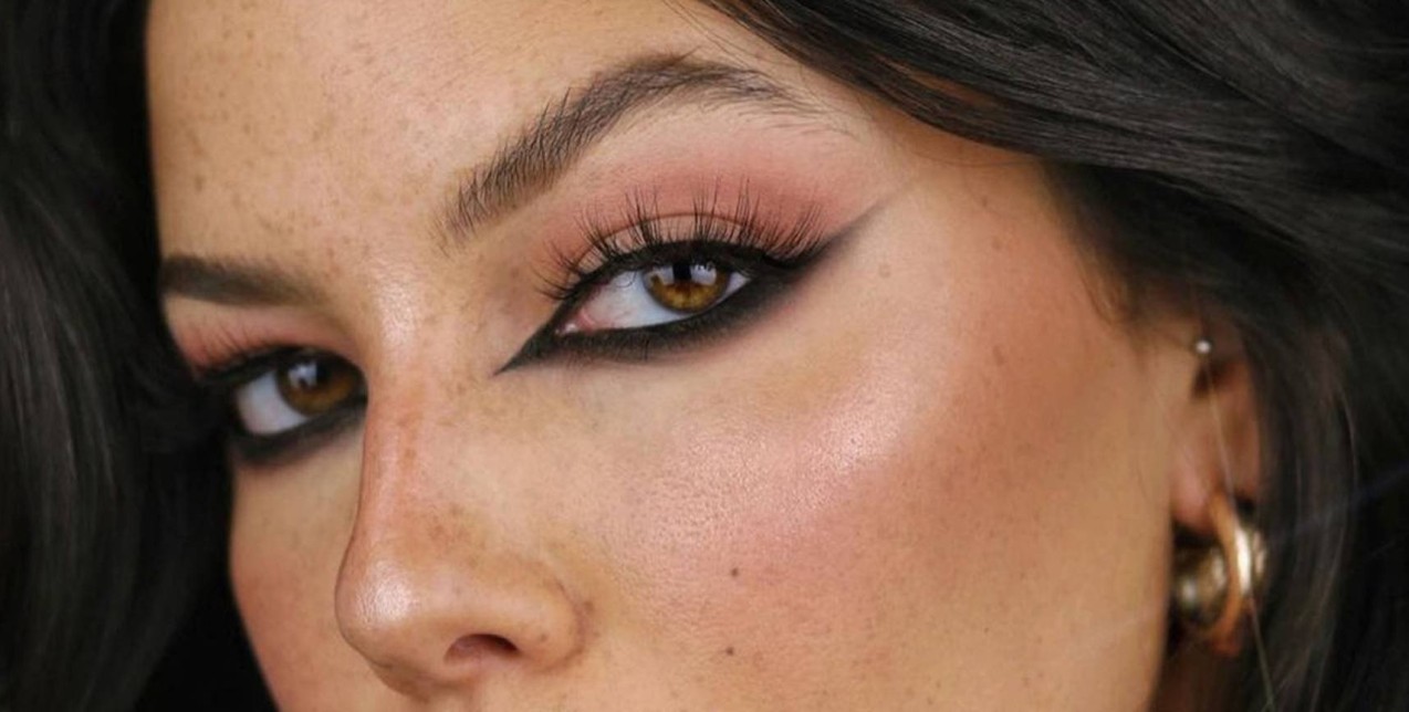 Ανάποδο cat eye: Βήμα-βήμα πώς θα πετύχετε αυτό το αποτέλεσμα  