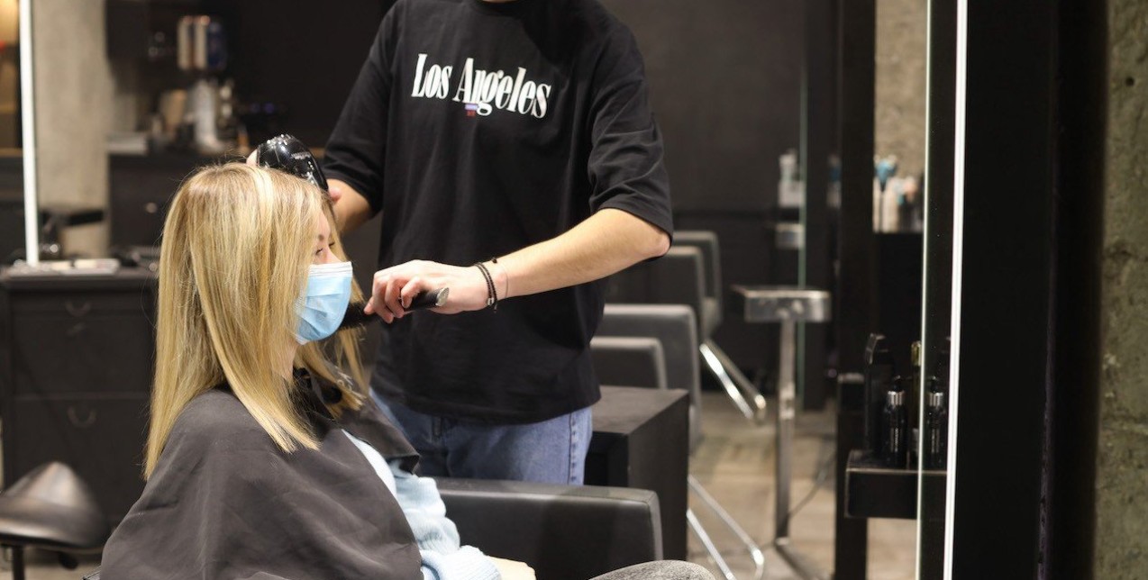 Θέλετε απαλά μαλλιά που λάμπουν; Βρήκαμε την κατάλληλη θεραπεία για εσάς 