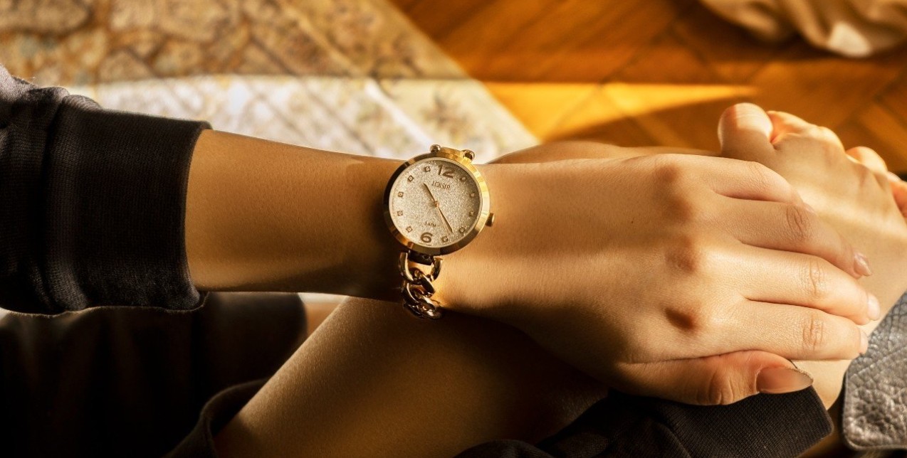 Worthy and Sparkling Gifts: Τα πιο hot γυναικεία ρολόγια για τις φετινές γιορτές