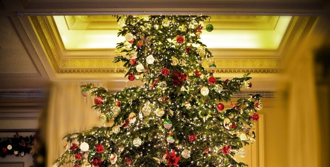 Το ξενοδοχείο Μεγάλη Βρεταννία γιόρτασε την έναρξη της εορταστικής περιόδου 