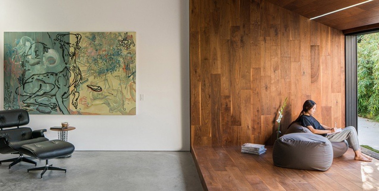 O αρχιτέκτονας Dan Brunn επανασχεδιάζει μια κατοικία του '70 του Frank Gehry 