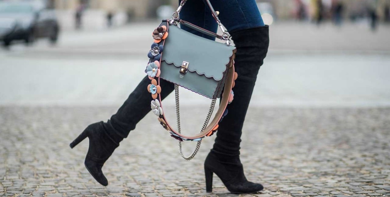 Thigh high boots: Πώς θα φορέσετε φέτος το απόλυτο must