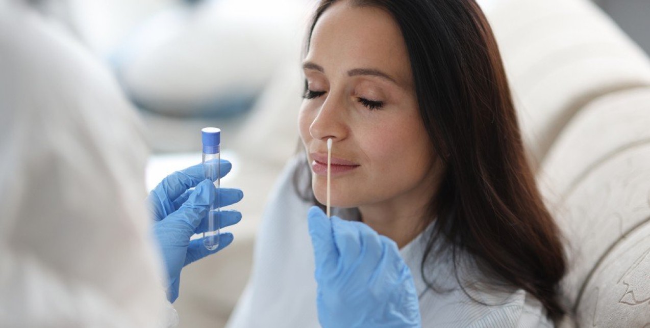 Πότε πρέπει να κάνουμε rapid test, self test ή μοριακό έλεγχο με PCR; Ποια η διαφορά τους 