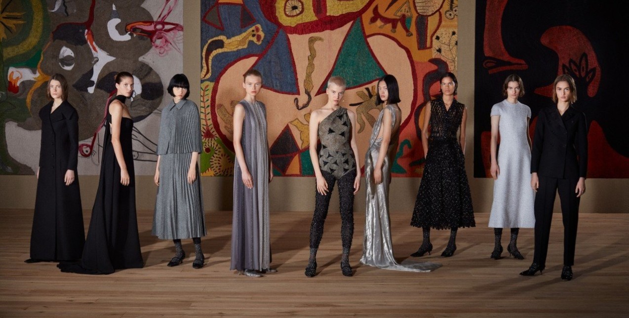 Η Maria Grazia Chiuri προτείνει μία daywear γκαρνταρόμπα, βασισμένη στην Υψηλή Ραπτική -Δείτε όλα τα looks!