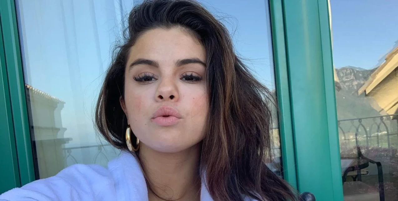 Selena Gomez: Πώς θα πετύχετε το cat eye της που είναι το απόλυτο trend  