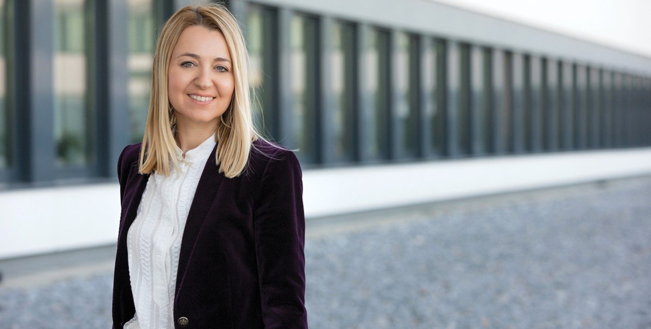 H Βασιλική Αδαμίδου, Διευθύντρια Επικοινωνίας και Εταιρικής Υπευθυνότητας ﻿της Lidl Ελλάς μάς μιλά για όσα φέρνουν την εταιρία μπροστά